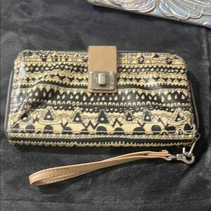 Patterned Black and Cream Wristlet
